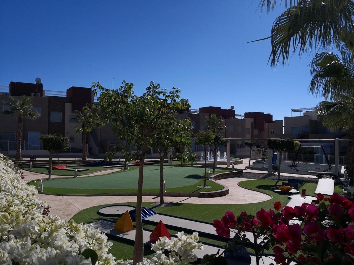 トレビエハVivienda Aguas Nuevas Familiar & Deportivoアパートメント エクステリア 写真