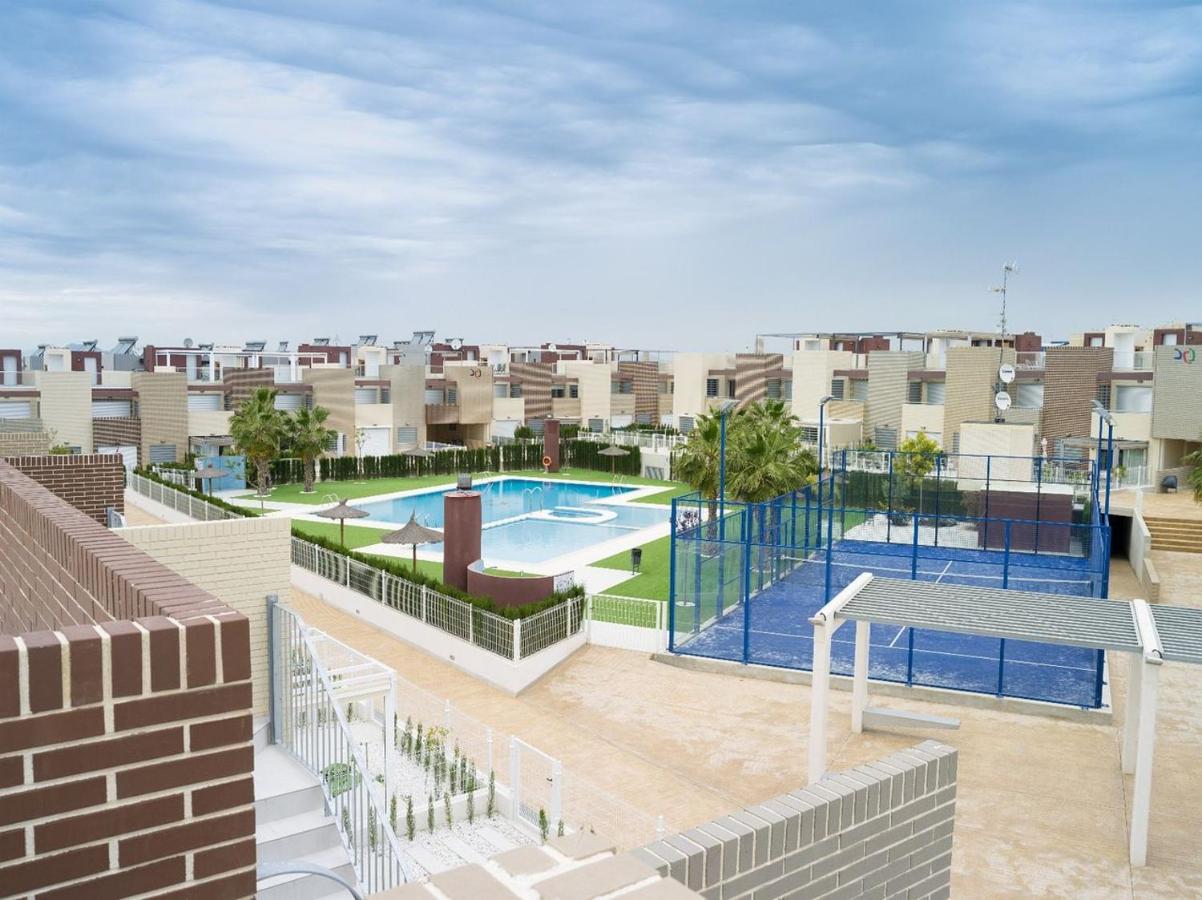 トレビエハVivienda Aguas Nuevas Familiar & Deportivoアパートメント エクステリア 写真
