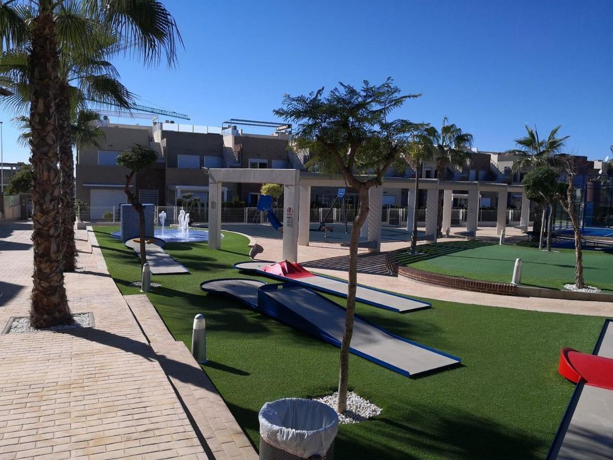 トレビエハVivienda Aguas Nuevas Familiar & Deportivoアパートメント エクステリア 写真