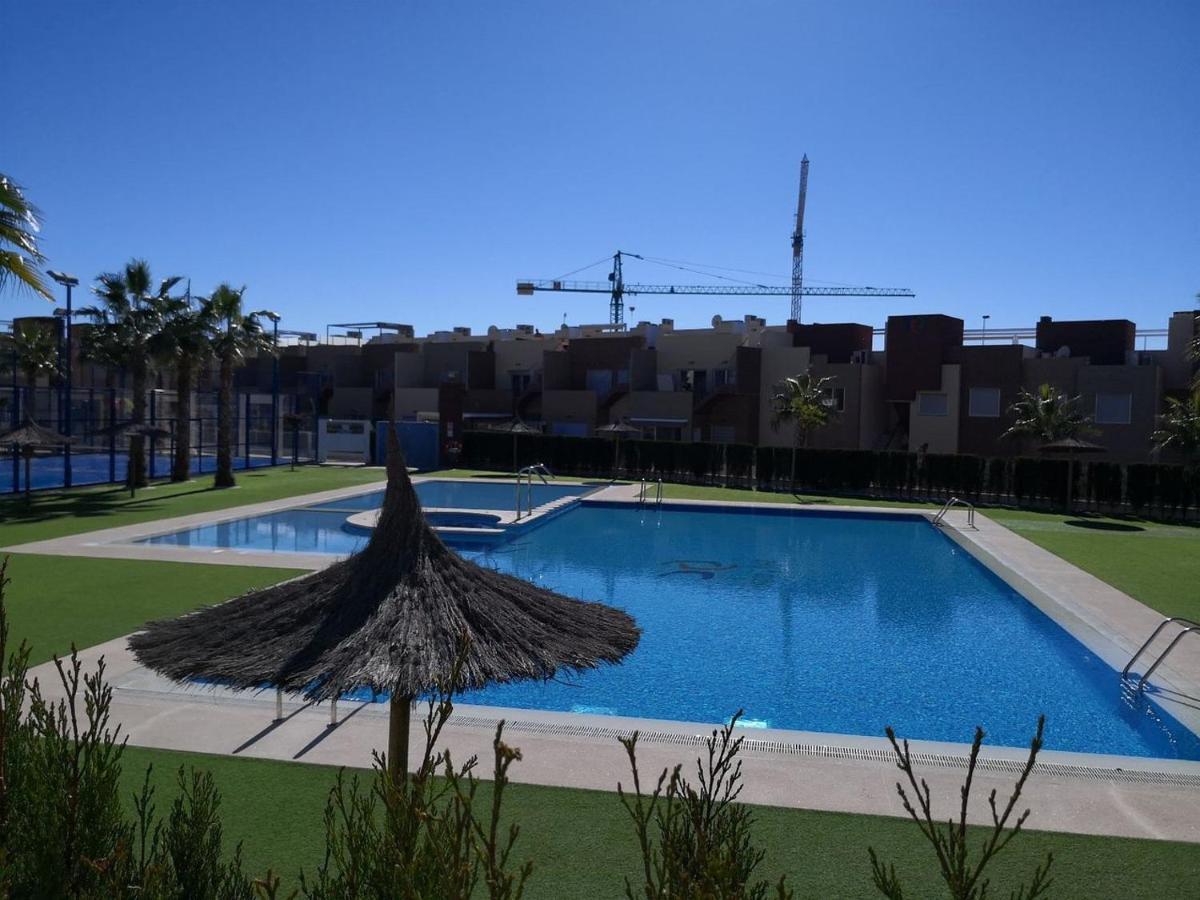 トレビエハVivienda Aguas Nuevas Familiar & Deportivoアパートメント エクステリア 写真