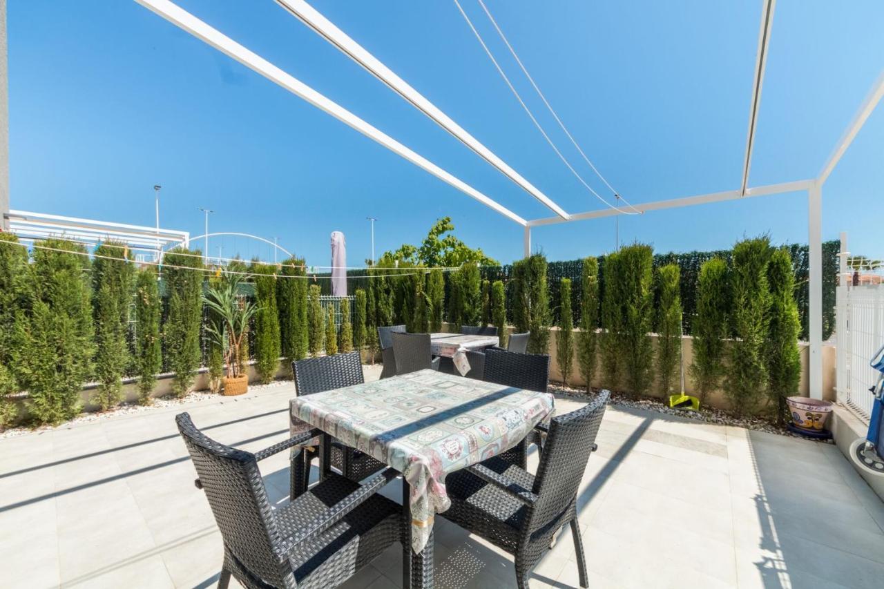 トレビエハVivienda Aguas Nuevas Familiar & Deportivoアパートメント エクステリア 写真