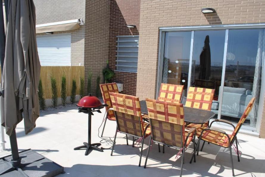 トレビエハVivienda Aguas Nuevas Familiar & Deportivoアパートメント エクステリア 写真