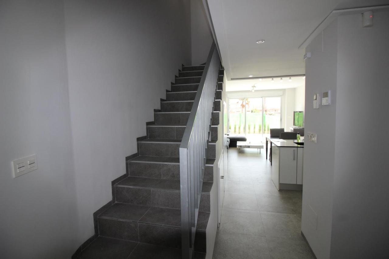 トレビエハVivienda Aguas Nuevas Familiar & Deportivoアパートメント エクステリア 写真